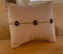 Charger l'image dans la galerie, FLORIANE bracelet fleuri
