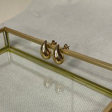 Charger l'image dans la galerie, MELANIE boucles en forme de goutte
