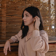 Charger l'image dans la galerie, ESTHER chapelet avec perles dorées
