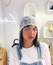 Charger l'image dans la galerie, ROSALIA Foulard à dentelle
